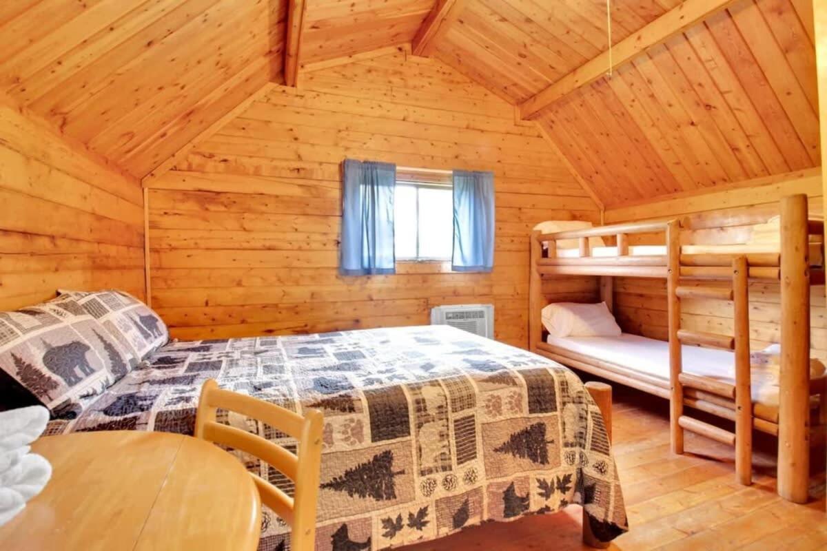 Lovely Rustic Cabin In Bloomington Zewnętrze zdjęcie
