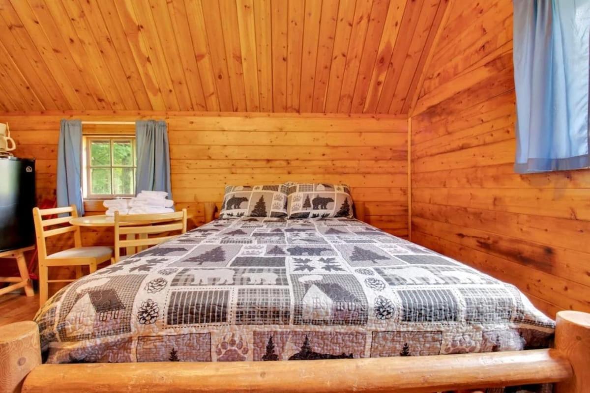 Lovely Rustic Cabin In Bloomington Zewnętrze zdjęcie